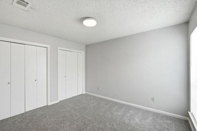 Building Photo - 2129 Andover Dr