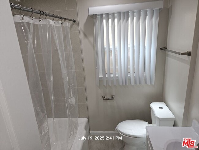 Building Photo - 5468 Edgewood Pl