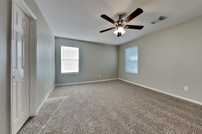 Building Photo - 12115 Carriage Oak Cir