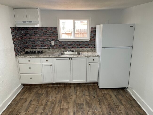 Building Photo - 311 W Malone Ave