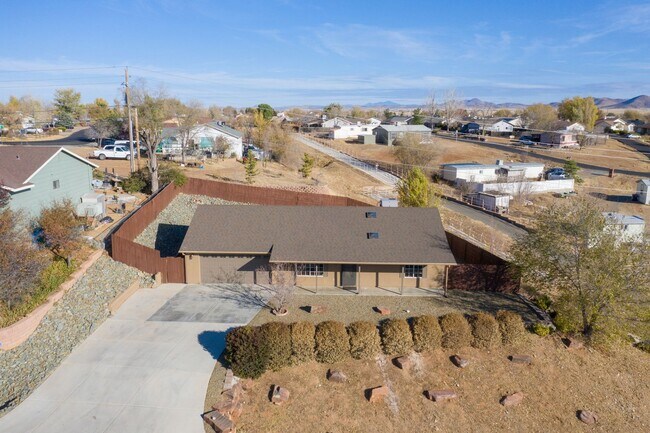 Building Photo - 8660 E Manley Dr