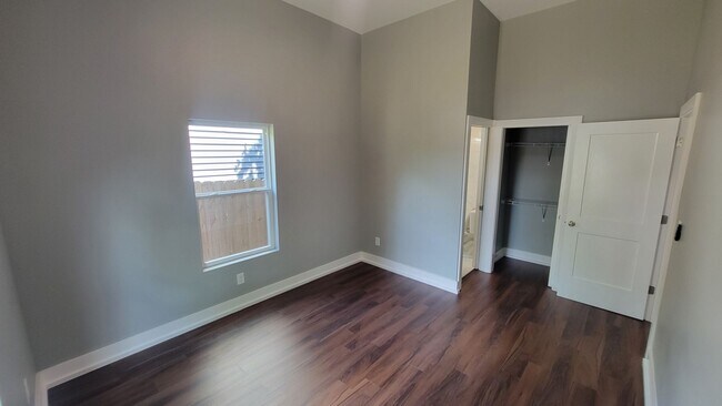 Building Photo - Your Dream Home In Shelby Park
