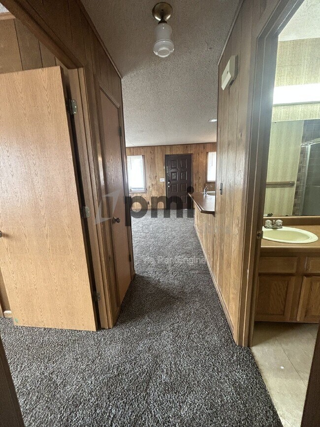 Building Photo - 955 4th St