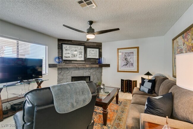 Building Photo - 1005 Sulphur Springs Ln