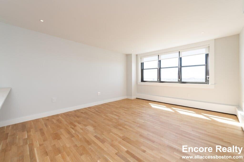 Building Photo - 1400 Columbia Rd