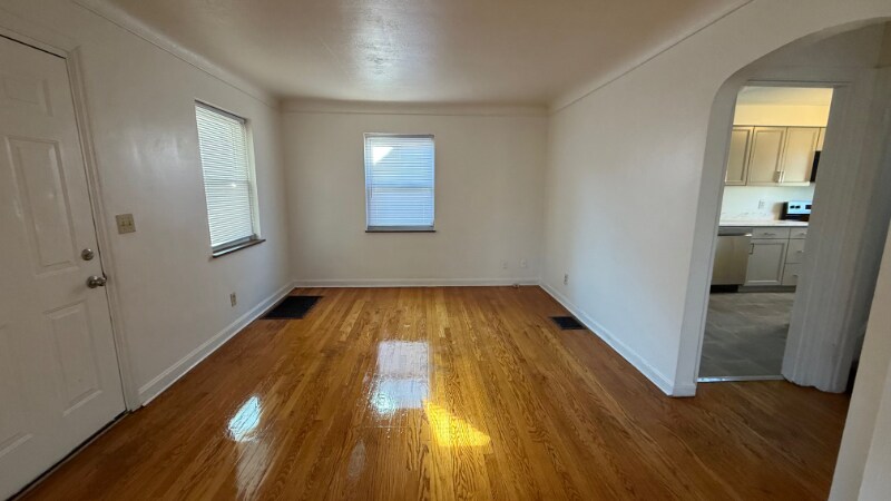 Building Photo - 6439 Elbrook Ave