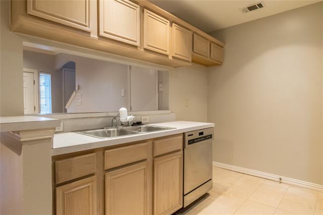 Building Photo - 3904 Brandon Park Dr