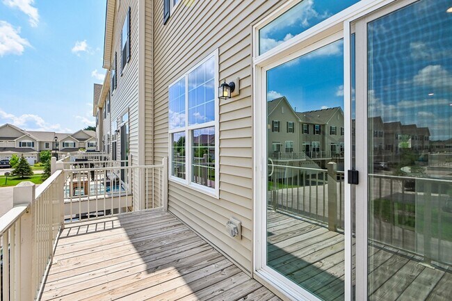 Building Photo - 1611 Bentz Way