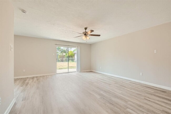 Building Photo - 413 Lindo Dr