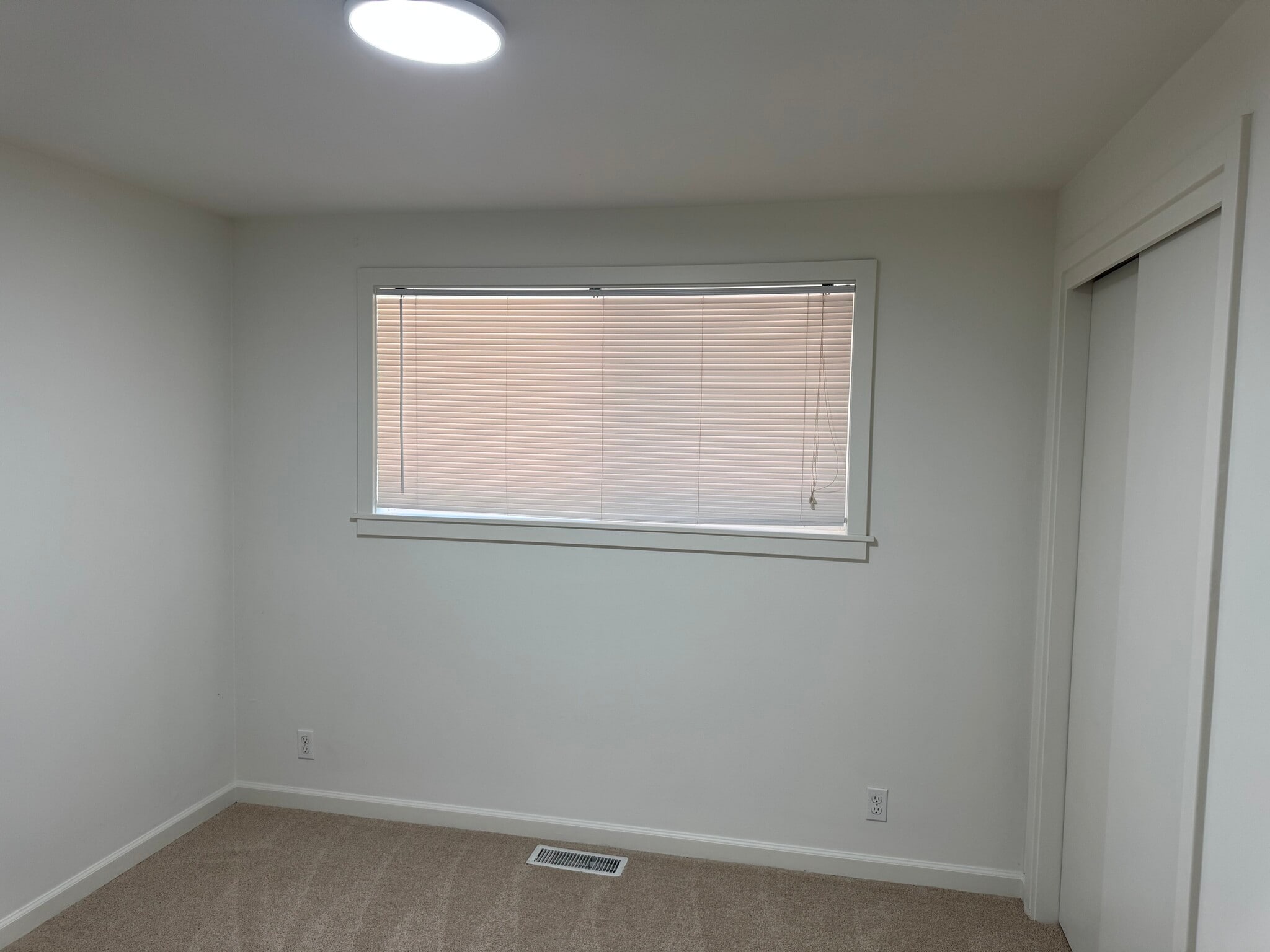 Building Photo - 2829 Larch Way