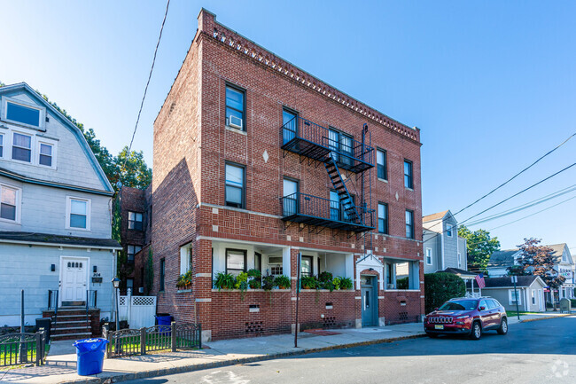 Primary Photo - 206 Montgomery Street Apartments