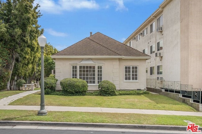 Building Photo - 10534 Eastborne Ave