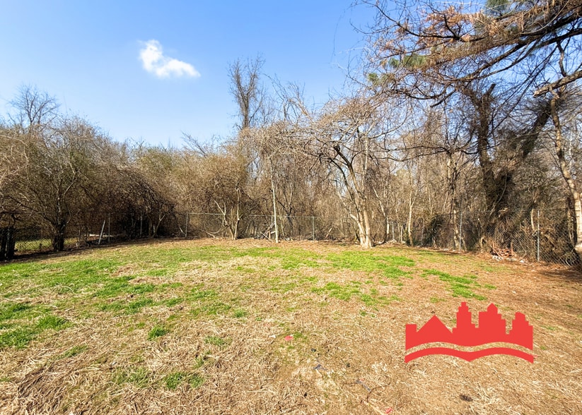 Building Photo - 2538 Lisa Ave