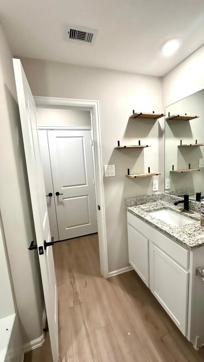 Building Photo - 236 Rustic Ridge Cir