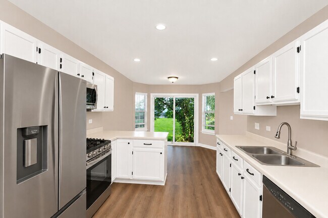 Building Photo - 651 Lancaster Cir