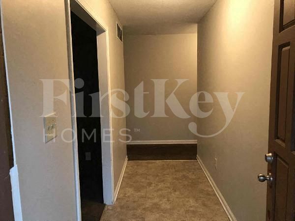 Building Photo - 5011 Autumnwood Dr