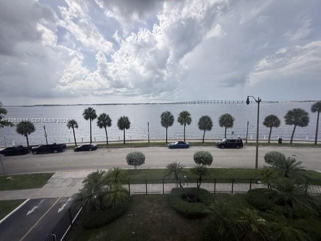 Building Photo - 1440 Brickell Bay Dr