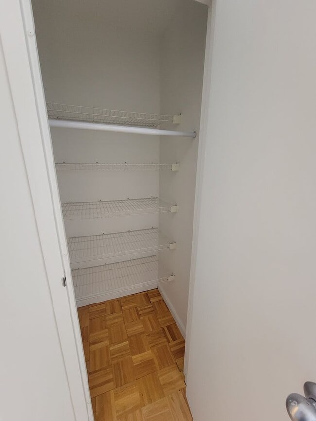 Building Photo - Studio Available Near North Quincy T With ...
