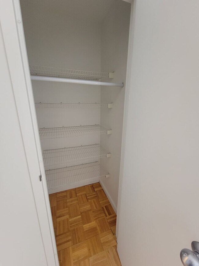 Building Photo - Studio Available Near North Quincy T With Parking