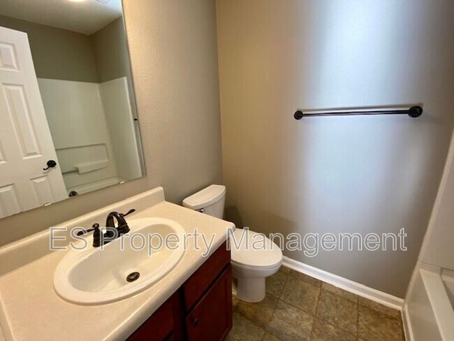 Building Photo - 16736 Aulton Dr