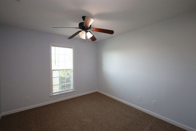 Building Photo - 124 Mill Pond Pl