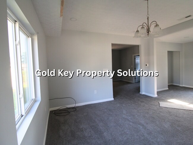 Building Photo - Beautifully Updated 3 BR 2 BA House in Alexandria (NO SECTION 8)