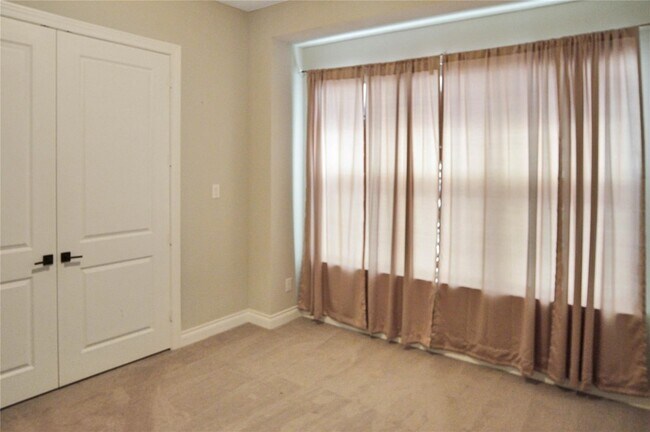 Building Photo - 8918 Spring Knoll Forest Dr