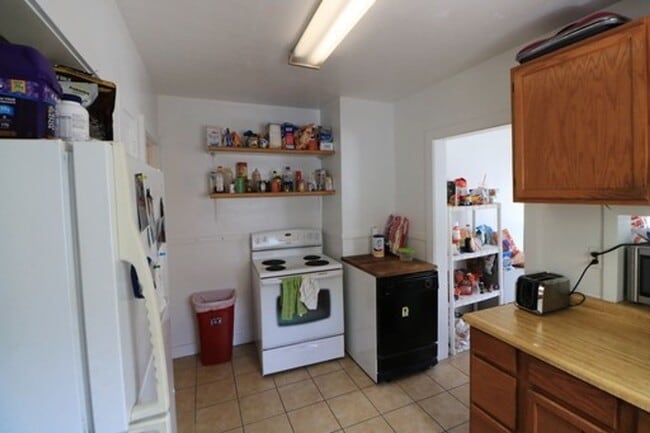 Building Photo - 642 E 500 N