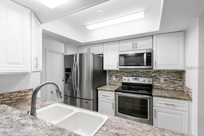 Building Photo - 2506 Bali Cir
