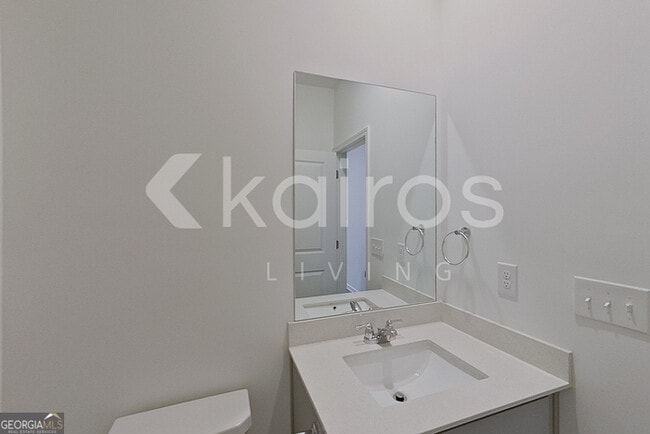 Building Photo - 216 Birch Ave