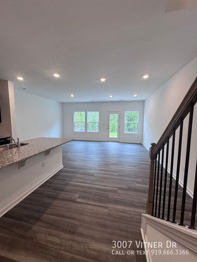 Building Photo - 3007 Vitner Dr