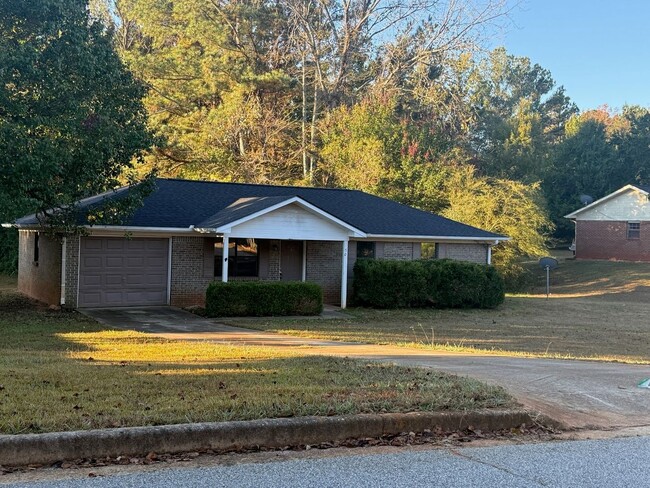 Building Photo - Charming 3 bedroom 1 bath house