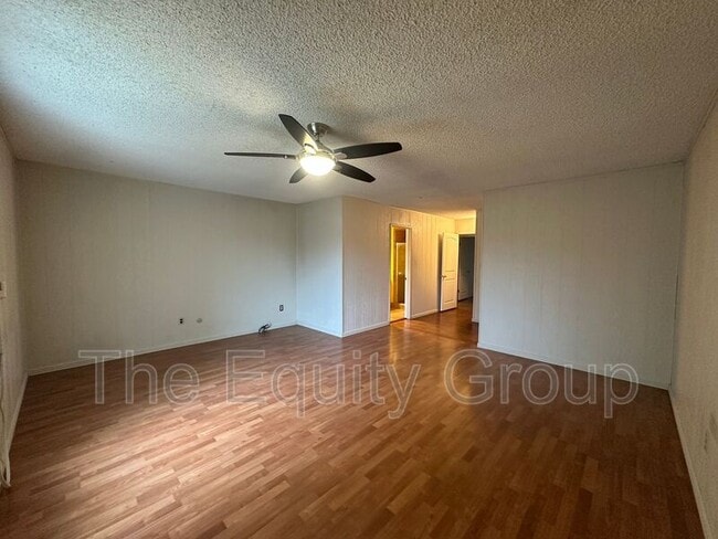 Building Photo - 1413 W Cambridge Ave