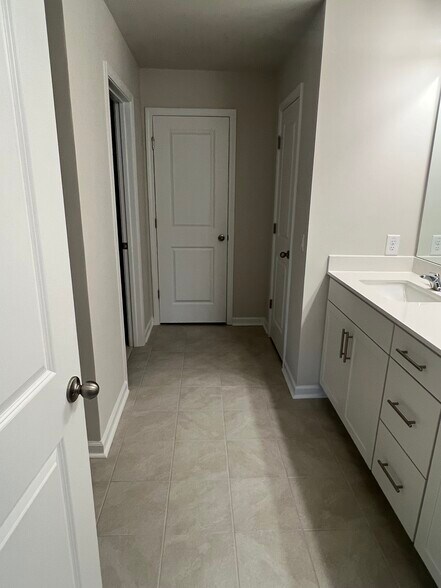 Building Photo - 227 Twinleaf Ct