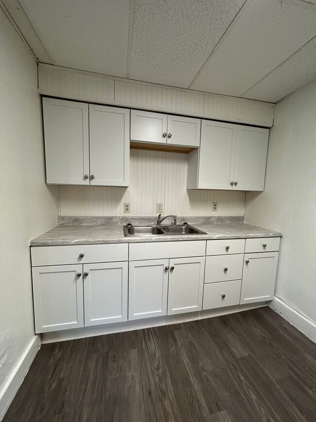 Building Photo - 512 W Battell St