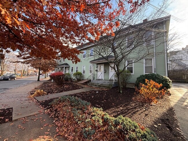 Building Photo - 33 Gorham St