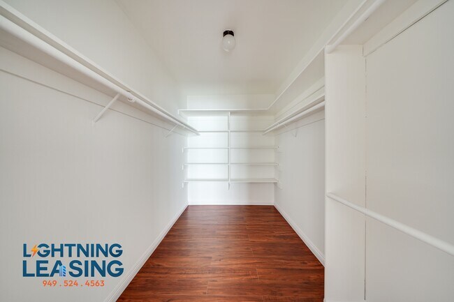 Building Photo - 813 S Shenandoah St