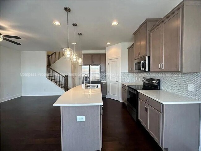 Building Photo - 77 Auburn Wds Dr