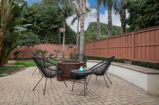 Building Photo - Stunning Coastal Rental in Encinitas!