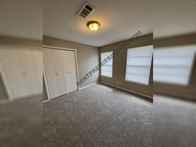 Building Photo - 1001 Ferrell Dr