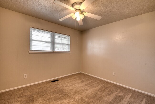 Building Photo - 301 Ellison St