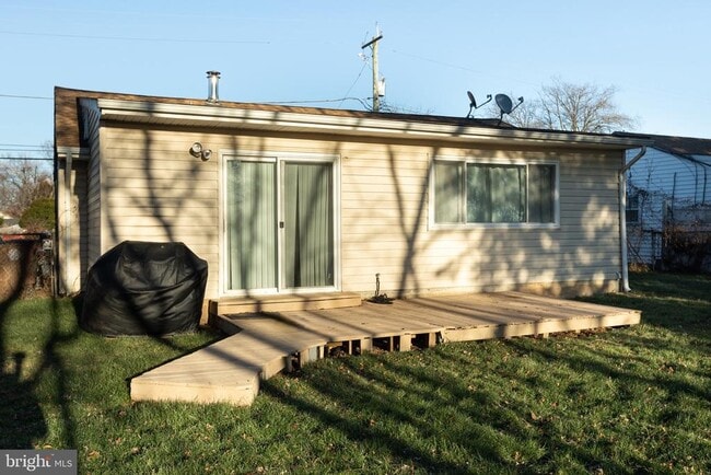 Building Photo - 1959 Lewis Ave