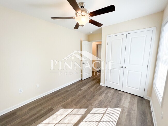 Building Photo - 2305 Tazewell Ave