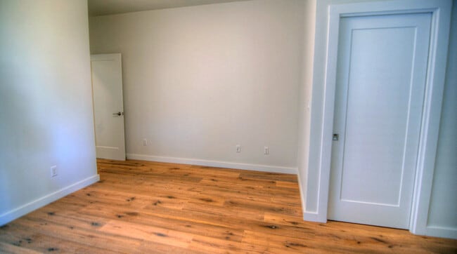 Building Photo - 1373 Minna St