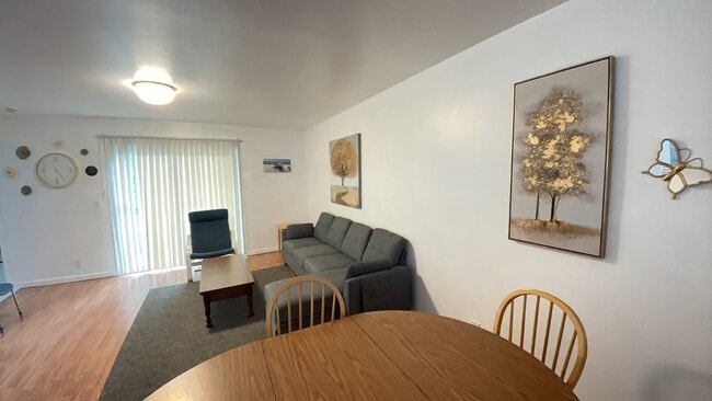 Building Photo - 1396 Hunters Rd