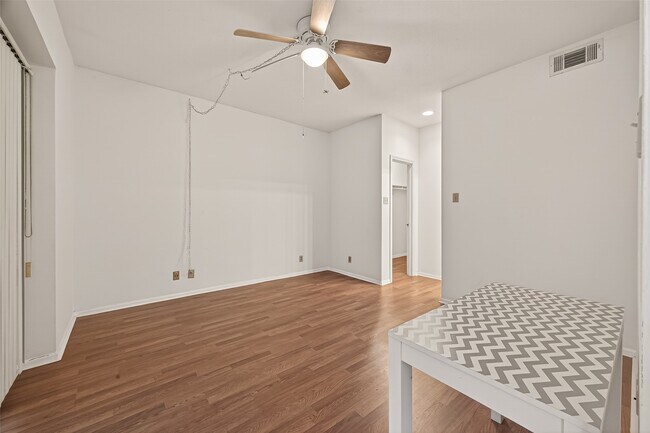 Building Photo - 2211 S Braeswood Blvd