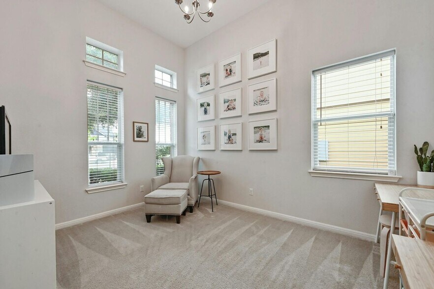 Building Photo - 130 Farm House Rd