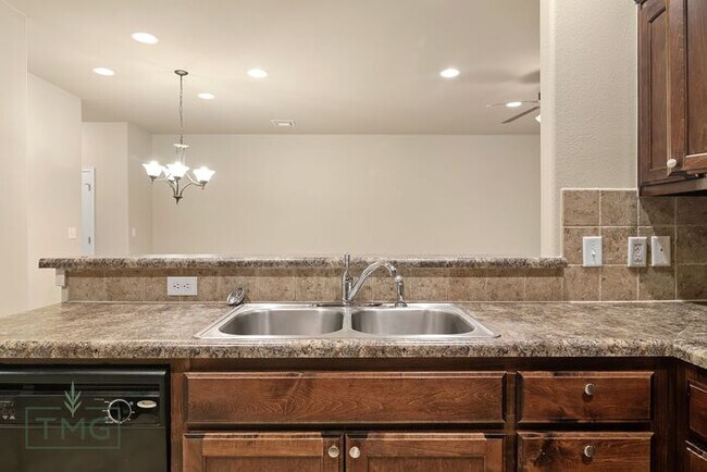 Building Photo - Luxury Gated Patio Home | 2 Bed, 2 Bath | Owasso, OK | Lawn Care Included