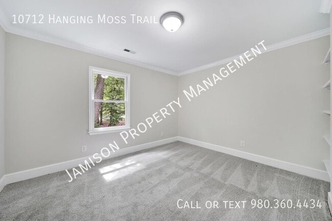 Building Photo - 10712 Hanging Moss Trail