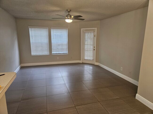 Building Photo - 6130 Westgate Dr